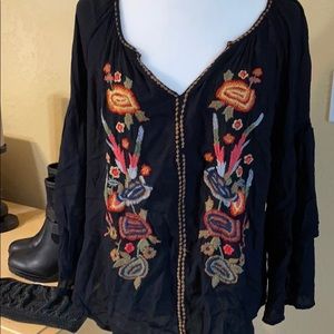 Black top With embroidery vintage